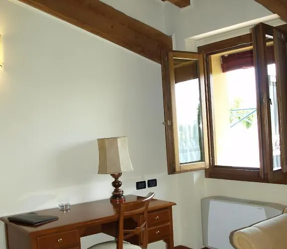 Fondo Catena ホテル 3*